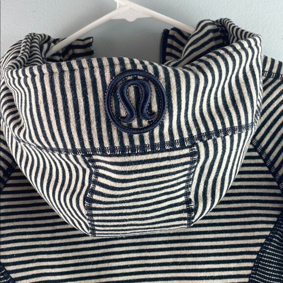 Lululemon Striped Zip-Up Hoodie Size 6 - Picture 7 of 8